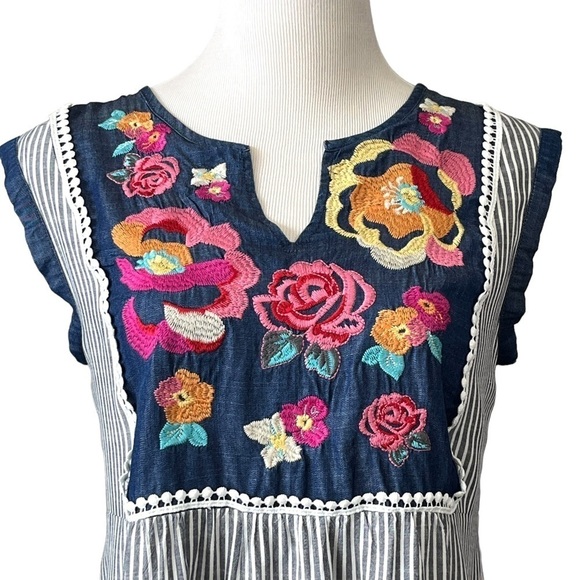 Andree by Unit Floral Embroidered Blue & White Striped Shrift Dress Size Medium - Picture 7 of 12